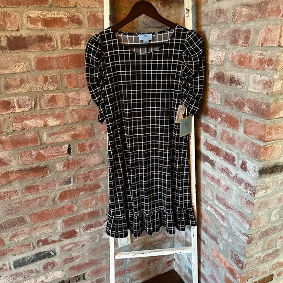 CeCe Dresses & Skirts - CeCe Puff Sleeve Printed Dress NWT black and white mini lightweight